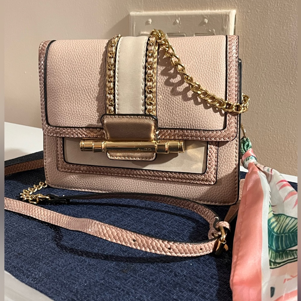 Medium size ALDO PURSE, lightly used, Very Chic- Rose gold, pink and gold!